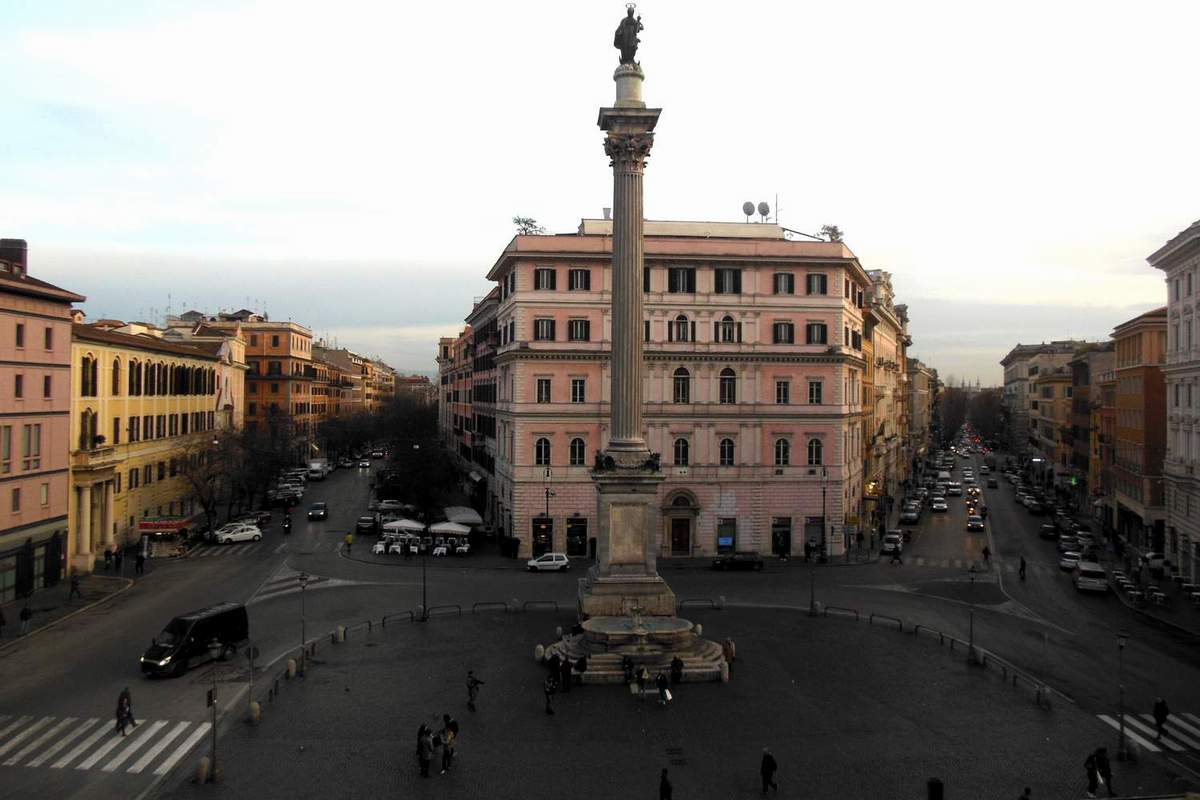Вид на Рим с ещё одной высоты. Точнее, с балкона церкви Санта Мария Маджоре.