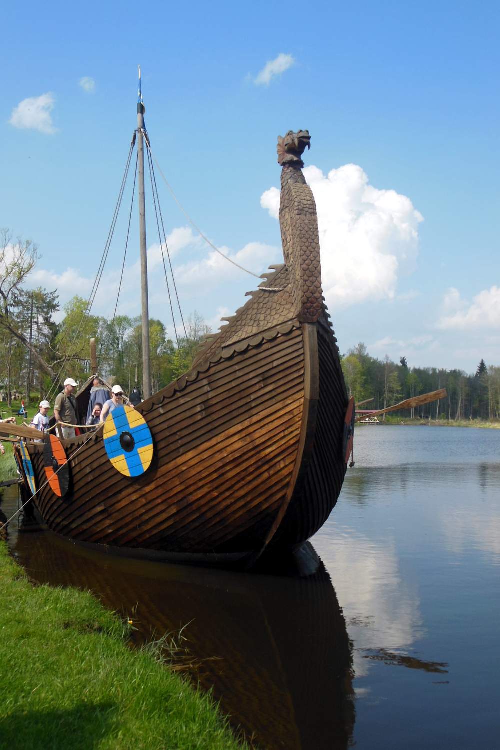 Драккар, корабль варягов-викингов. Парк музей интерактивной истории Сула